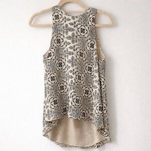 XS Elizabeth and James Black and Cream Patterned Tank Top